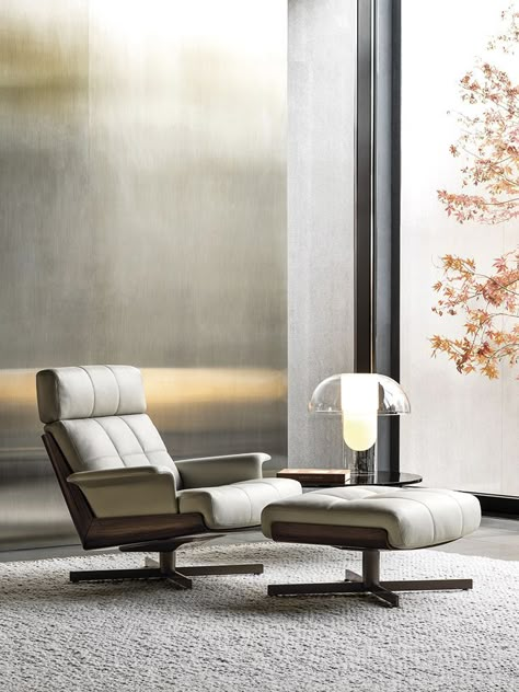 Minotti Sofa, Studio Mk27, Armchair With Ottoman, Seating Ideas, Unique Products Design, Large Armchair, Office Furniture Design, Single Sofa Chair, Mirror Interior