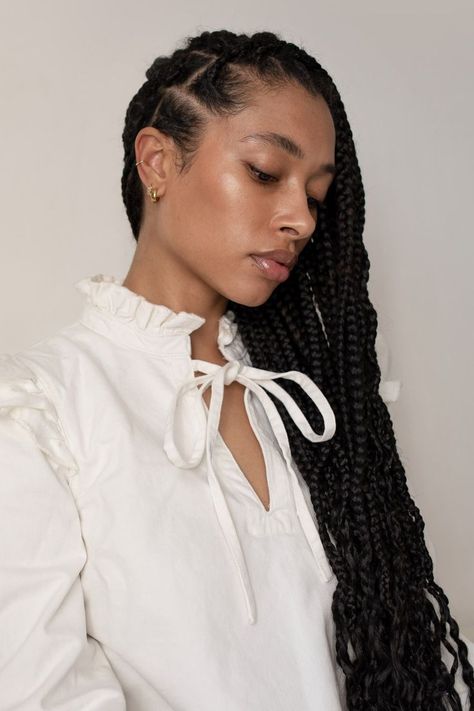 Wavy Knotless Braids, Box Braids With Wavy Ends, Braids With Wavy Ends, Regular Box Braids, Braid Hair Dos, Medium Box Braids, Feed In Braids Hairstyles, Natural Braids, Single Braids