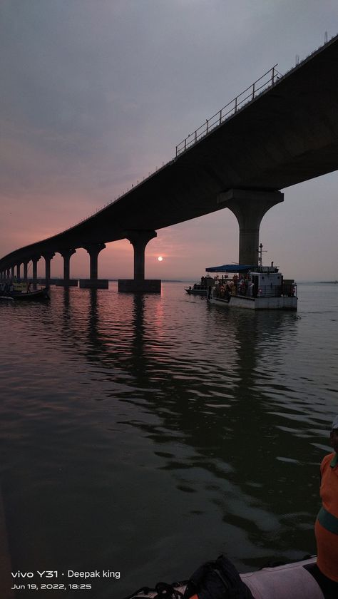 Nit Patna, Ganga Ghat, Tourism Places, Album Cover Wallpaper Collage, Canvas Art Quotes, Best Snapchat, Cover Wallpaper, Wallpaper Collage, Self Portrait Poses