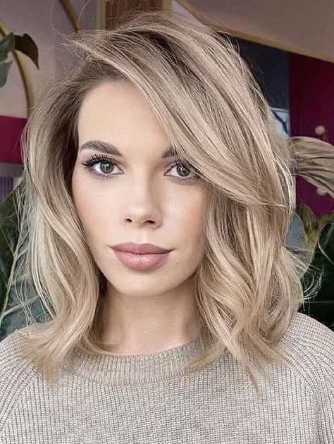 subtle fashion. Ask for a shade just one lighter than your base.  @mizzchoi Beige Color Hair, Summer Blonde Hair With Lowlights, Cool Blonde Balayage, Brassy Blonde Hair, Timeless Hair, Blonde Hair With Lowlights, Warm Brown Hair, Brassy Blonde, Blonde Hair Colors