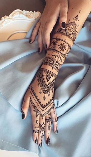 Indian Hand Tattoo, Henna Sleeve, Henne Tattoo, Jagua Henna, Henna Style Tattoos, Bridal Mehandi, Henna Wedding, Henna Inspired Tattoos, Tato Henna