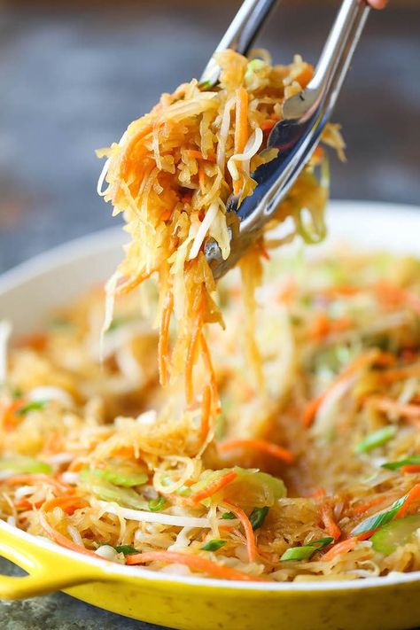 Spaghetti Squash Chow Mein, Chow Mein Recipe, Winter Cooking, Spaghetti Squash Recipes, Chow Mein, Paleo Dinner, Squash Recipes, Spaghetti Squash, Picky Eaters