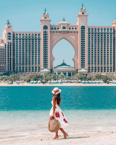 The Pointe Dubai, Dubai Photography Ideas, Atlantis City, Dubai Picture Ideas, Dubai Atlantis, Dubai Photoshoot, City Dubai, Travel Pose, Airport Pictures