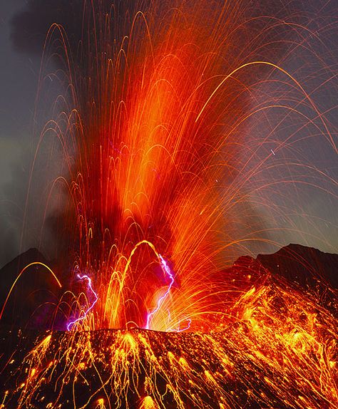 This explosion from Sakurajima in Japan is both powerful and majestic. Would you get this close to an active volcano? (Photo: Tom Pfeiffer) Yellowstone Volcano, Volcano Photos, Guide To, Active Volcano, Natural Phenomena, The Night Sky, Natural Disasters, Science And Nature, Belleza Natural