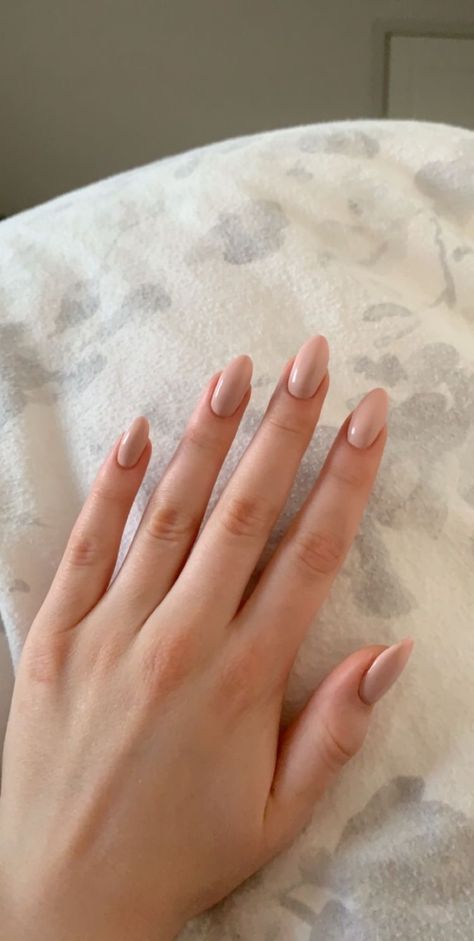 Nude Nail Designs, Subtle Nails, Beige Nails, Simple Gel Nails, Casual Nails, Soft Nails, روتين العناية بالبشرة, Neutral Nails, Elegant Nails