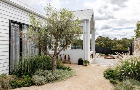 Farm Exterior, Melbourne House, Interior Design Photos, Garden Architecture, Countryside House, Outdoor Entertaining Area, Garden Tours, Garden Bed, Little Garden