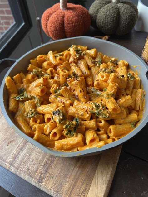 Creamy Vegan Pumpkin Pasta - Choosing Balance Fall Pasta Sauce, Pumpkin Sausage Pasta, Vegan Pumpkin Pasta, Fall Pasta Dishes, Autumn Pasta Recipes, Pumpkin Pasta Recipe, Vegan Halloween Food, Winter Pasta, Vegan Pasta Sauce