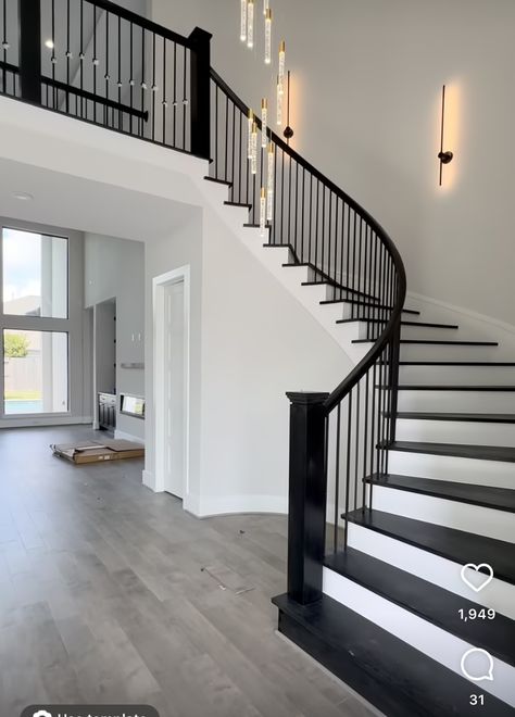 Stairs color inspo White And Black Stairs, Black White Stairs, Black And White Staircase, Rustic Outdoor Spaces, Black And White Stairs, Black Staircase, Interior Stair Railing, Staircase Interior Design, Stairs Renovation