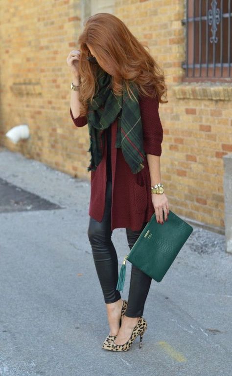 5 Fashionable Ways To Wear Red And Green This Winter Look Legging, Fall Family Photo Outfits, Outfit Photo, Time Photography, Freezing Cold, Green Purse, Family Family, Family Sessions, Family Photo Outfits