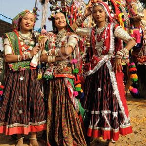 Traditional Costume of Rajasthan Rajasthan Dress Culture, Rabari Bharat Chaniya Choli, Rajistani Culture, Kalbeliya Dress, Traditional Rajasthani Look, Rajasthan Traditional Dress, Sindhi Culture Dresses, Rajasthani Dress Traditional Women, Rajsthani Culture Dress