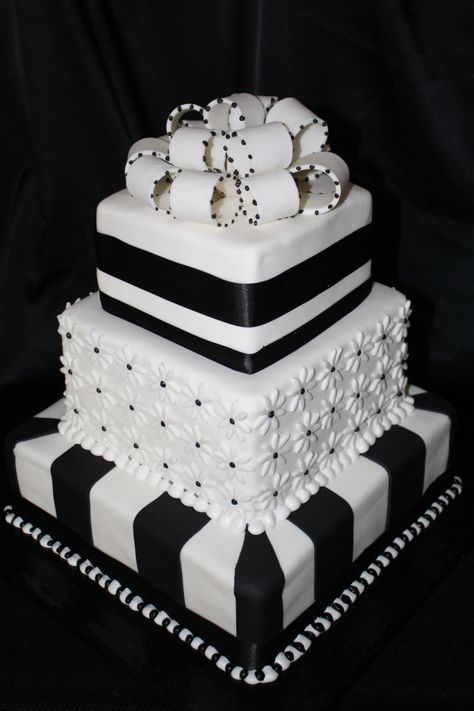 Black and White Wedding cake 2.... Black White Cakes, Black And White Wedding Cake, White Cakes, Tiered Cake, White Wedding Cakes, Crazy Cakes, White Wedding Cake, Black And White Wedding, Elegant Cakes