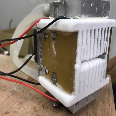 Smallest Air Conditioner, Diy Cooler, Diy Electrical, Diy Water, Water Cooling, Radiator Fan, Technology Gadgets, Cooling System, Diy Arts And Crafts