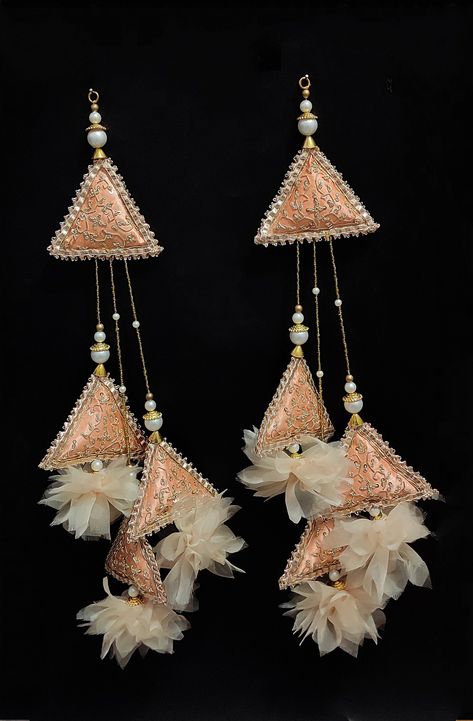 Jumkha For Lehenga, Blouse Jumkha Design, Lahenga Latkan Designs, Lehenga Tassels Handmade, Lehnga Latkan Designer Tassel, Diy Latkan For Lehenga, Handmade Tassels For Lehenga, Latkans For Lehenga Handmade How To Make, Simple Latkans For Lehenga Handmade