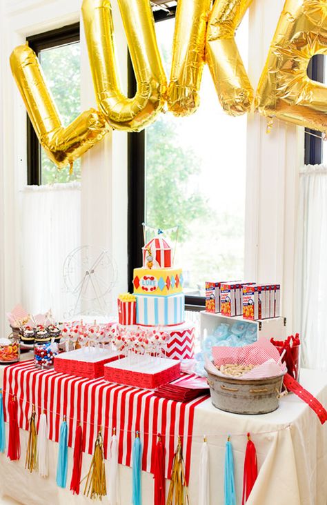 This Circus Themed First Birthday Party features tons of creative DIY ideas any mom can do! Boardwalk Party, Circus Themed Birthday Party, Circus First Birthday, Circus Theme Cakes, Circus 1st Birthdays, Themed Birthday Party Ideas, Carnival Birthday Party Theme, Themed First Birthday, Circus Theme Party