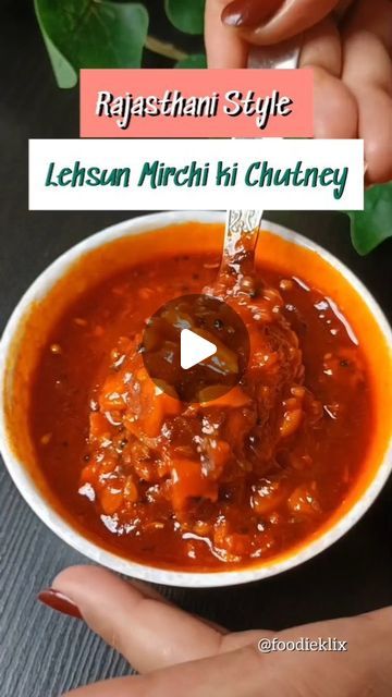 Haldi Powder, Garlic Chutney, Red Chilli Powder, Level 8, Indian Cooking Recipes, Mustard Oil, Chutney Recipes, Indian Cooking, Red Chilli