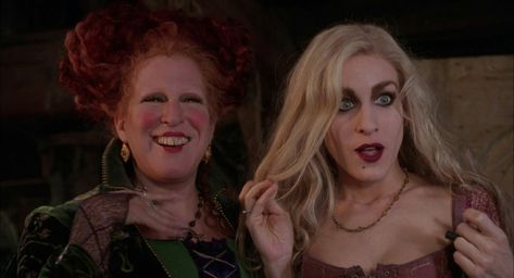 Hocus Pocus Photoshoot, Hermanas Sanderson, Collage Challenge, Hocus Pocus 1993, Hocus Pocus Sanderson Sisters, Mary Sanderson, Sarah Sanderson, Halloween Pfp, Sanderson Sisters Hocus Pocus