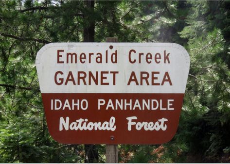 The Only Place In The Country You Can Find This Incredibly Rare Gem Is Right Here In Idaho | Only In Your State Idaho Panhandle, Idaho Adventure, Gem Hunt, Visit Idaho, Rock Collecting, Idaho Travel, Crystals Gems, Rock Hunting, Idaho State