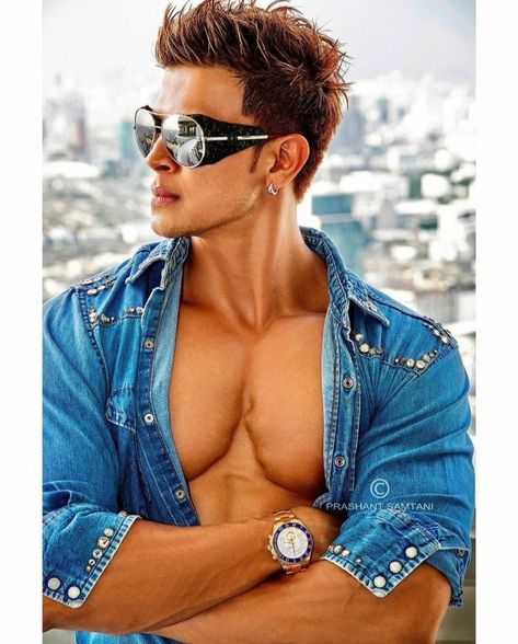 Sahil Khan, Bodybuilding Pictures, Prabhas Pics, Salman Khan, Men Shirt Style, Cool Girl, Shirt Style, Bodybuilding