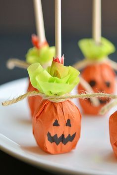 Halloween Party Decorations Indoor, Scary Halloween Decorations Diy, Halloween School Treats, Halloween Party Decor Diy, Dulces Halloween, Halloween Crafts For Toddlers, Halloween Party Decorations, Fun Halloween Crafts, Adornos Halloween