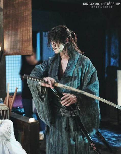 Kenshin Le Vagabond, Life Drawing Reference, Male Pose Reference, Kitchen Decor Apartment, Body Reference Poses, Human Poses Reference, Figure Poses, Samurai Warrior, Poses References