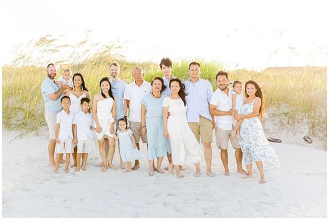 Family Beach Pictures Colors Schemes, Family Beach Photoshoot Color Schemes, Beach Picture Color Scheme Family, Beach Family Photos What To Wear, Beach Photo Color Scheme, Extended Family Beach Photos, Beach Family Photos Outfits Color Schemes, Family Beach Pictures Outfits, Picture Color Schemes