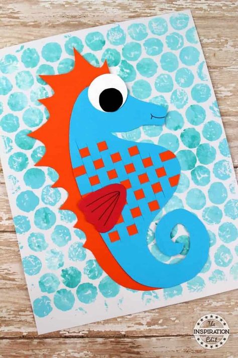 Ocean paper weave seahorse craft Seahorse Craft, Seahorse Crafts, Paper Weave, Kids Craft Room, Paper Weaving, Ocean Crafts, Mason Jar Crafts Diy, Sea Horse, Beach Crafts