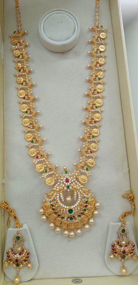 Long Haram With Grams, 12 Grams Gold Necklace, Gold Haram Designs, Baby Jewelry Gold, Chudidhar Neck Designs, Haram Designs, Gold Haram, Indian Wedding Jewelry Sets, Long Haram