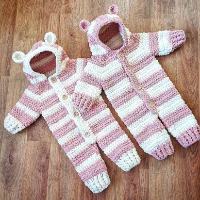 Baby Cardigan Pattern Crochet, Baby Jumpers, Preemie Crochet, Crochet Hoodie, Baby Snowsuit, Baby Crochet Patterns Free, Crochet Baby Cardigan, Easy Crochet Baby, Crochet Bebe