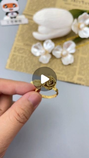 Chocolate Paper Craft Ideas, Chocolate Wrapper Craft, Chocolate Wrapper, Gold Foil Paper, Chocolate Wrappers, Paper Ring, Homemade Toys, Foil Art, Foil Paper