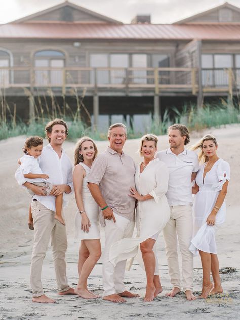 White Outfits Photoshoot Family, White Beach Pictures Family Portraits, White And Khaki Beach Pictures, Family Of 6 Beach Picture Poses, Beach Family Photos White And Khaki, All White Beach Photo Shoot Family, White And Cream Family Photo Outfits, Modern Family Beach Pictures, Family Pictures Wearing White