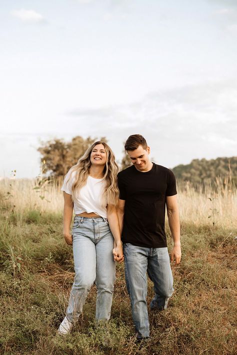 Jean And White Shirt Engagement, White Shirt Engagement Photos Outfit, Casual Outfit Engagement Pictures, Black Shirt Engagement Pictures, Engagement Jeans Outfit, Tshirt Engagement Pictures, Jeans And T Shirt Photoshoot, White Shirt Jeans Engagement Photos, Men Engagement Photo Outfit Casual