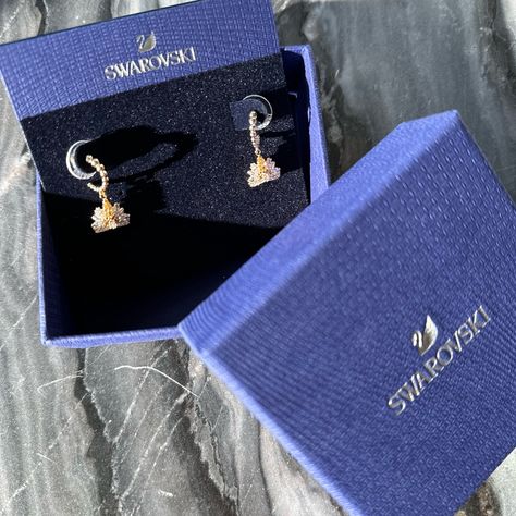 Swarovski Bee A Queen Drop Gold Earrings Brand New, Never Worn Swarovski Aesthetic, Jewellery Organization, Most Expensive Jewelry, Drop Gold Earrings, Expensive Taste, Spend Money, Expensive Jewelry, Jewelry Brand, Swarovski Earrings