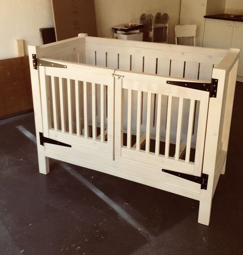 Crib Blueprints, Crib Building Plans, Pallet Crib, Diy Cribs, Build A Crib, Homemade Crib, Crib Furniture, Crib Plans, Baby Crib Woodworking Plans