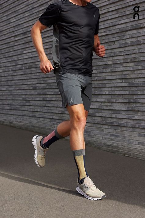 Mens Running Outfit, Mens Activewear Trends, Mens Activewear Fashion, Running Outfit Men, Men Gym Wear, Athletic Shorts Outfit, Urban Running, Running Outfit, Jogging Outfit