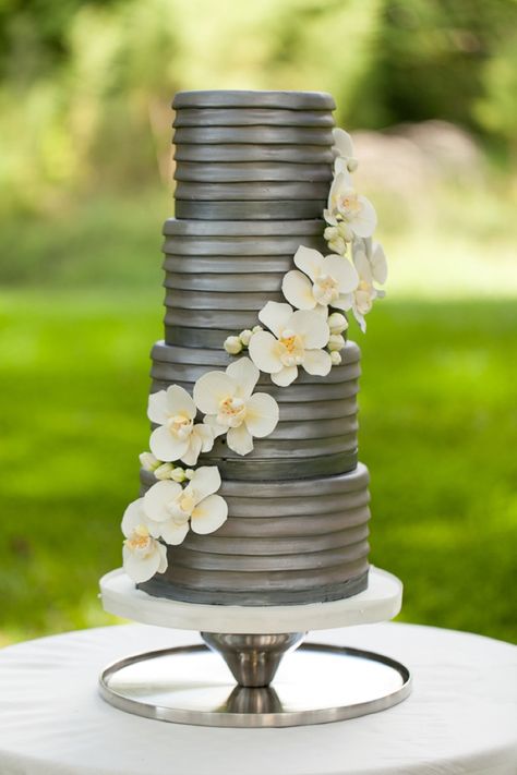 8 Unique Wedding Cake Ideas Gray Wedding Cake, Colorful Wedding Cakes, Wedding Cake Ideas, Tiered Cake, Gray Wedding, Gateaux Cake, Amazing Wedding Cakes, Unique Wedding Cakes, Unique Cakes