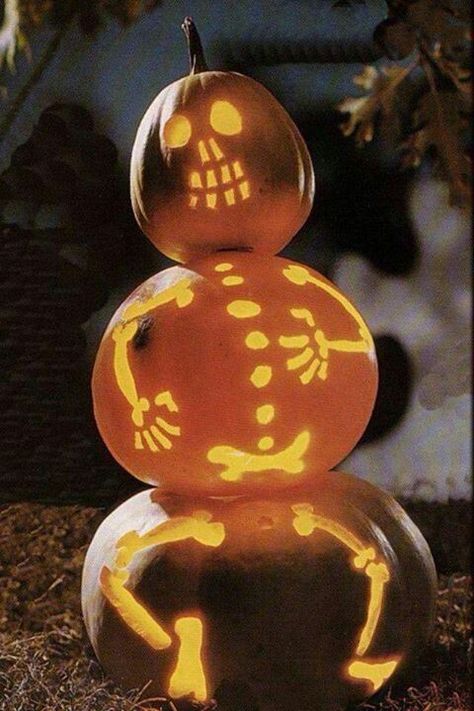 Halloween decorations Awesome Pumpkin Carvings, Pumpkin Carving Patterns Free, Carved Pumpkins, Skeleton Pumpkin, Pumpkin Carving Patterns, Fun Halloween Decor, Halloween Pumpkins Carvings, Halloween Lights, Theme Halloween