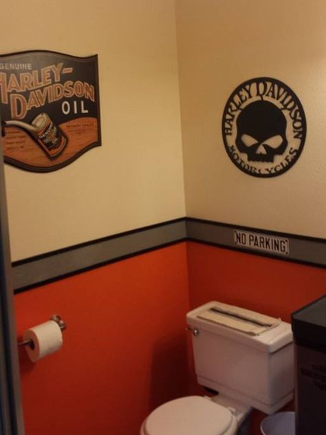 Harley Davidson bathroom Harley Davidson Shirts, Harley Davidson Decor, Harley Davidson Helmets, Man Cave Bathroom, Harley Davidson Baggers, Harley Davidson V Rod, Harley Davidson Road Glide, V Rod, Harley Davidson Street Glide