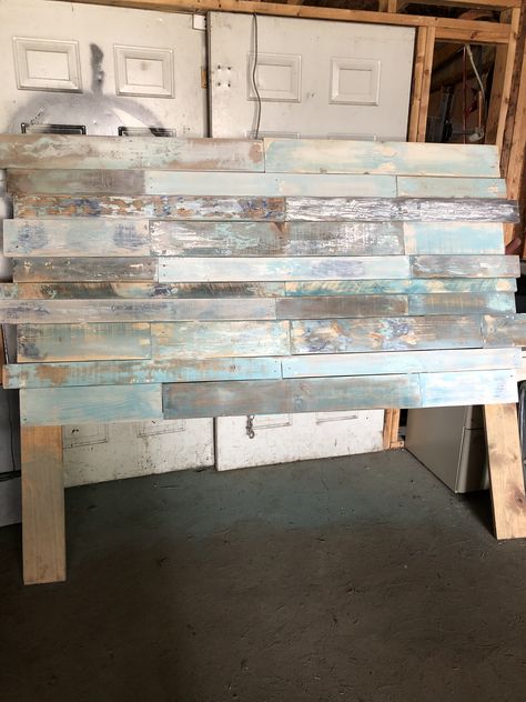 Unique Wooden Headboard Ideas, Beachy Headboard Ideas, Beach House Headboard Ideas, Diy Beachy Headboard Ideas, Beach Headboard Ideas, Beachy Headboard, Diy Coastal Headboard, Coastal Headboard Ideas, Diy Beach Headboard