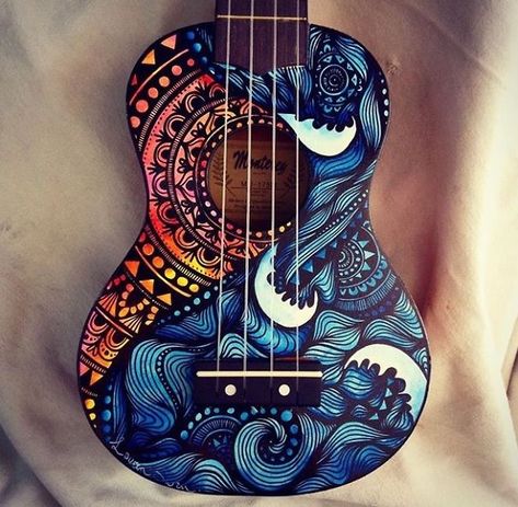 Los coloridos diseños de guitarras de Salty Hippie Art 2 Arte Do Ukulele, Painted Ukulele, Ukulele Design, Ukulele Art, Art Musical, Instruments Art, Ukulele Music, Guitar Acoustic, Guitar Painting