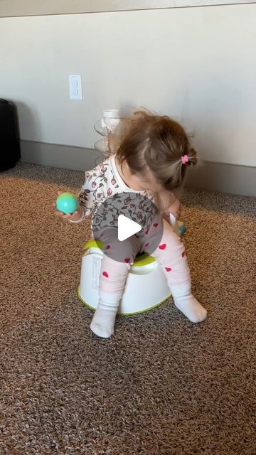 Sergey Be on Instagram: "This is how I taught my one-year-old baby to use the potty on her own 
Babies are quick learners, so the earlier you start potty training your child, the easier it will be for you
#pottytraininngtips #pottytraining #pottytraininghowto Potty training." Mommy Hacks, Potty Training Boys, Starting Potty Training, Mom Tips, August 12, One Year Old, Potty Training, Mom Kid, Family Life