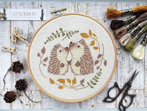 Nursery Cross Stitch, Wedding Cross Stitch, Cross Stitch Needles, Cute Cross Stitch, Cross Stitch Animals, Modern Cross Stitch Patterns, Modern Embroidery, Hedgehogs, Modern Cross Stitch