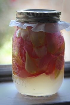 Rose Vinegar, Infused Vinegars, Vinegar Salad Dressing, Canning Jar Lids, Water Kefir, Herbal Recipes, Herbal Healing, The Liver, Homemade Remedies