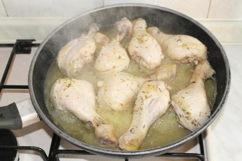 How to Cook Drumsticks in a Pan How To Cook Drumsticks, Chicken Legs Recipes, Chicken Breast Pasta, Fried Chicken Drumsticks, Stove Top Chicken, Bbq Chicken Legs, Fried Chicken Legs, Breaded Chicken Recipes, Chicken Leg Recipes