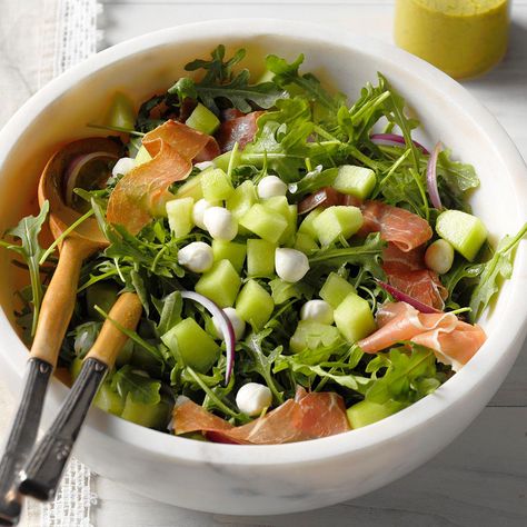 Honeydew & Prosciutto Salad Recipe -For parties, I turn melon and prosciutto into an easy salad with a honey mustard dressing. To add zip, stir in fresh basil and mint. —Julie Merriman, Seattle, Washington Chip Salad, Roasted Garbanzo Beans, Fresh Basil Recipes, Prosciutto Salad, Melon Recipes, Potluck Salad, Prosciutto Recipes, Potluck Ideas, Meat Lasagna