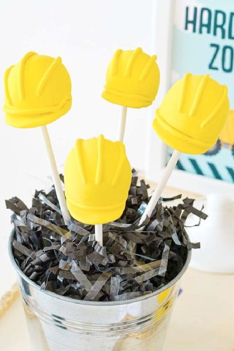 Construction Birthday Party Ideas, Construction Party Decorations, Shark Themed Party, Construction Theme Birthday Party, Construction Cake, Construction Birthday Party, Party Frame, Wedding Cake Pops, Astronaut Birthday