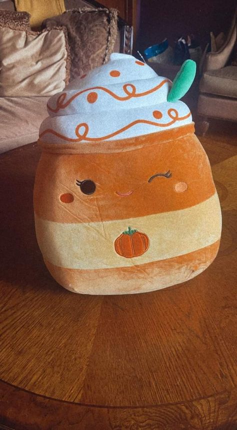 Fall Squishmallow Aesthetic, Halloween Squishmallows Drawing, Halloween Squishmallows Aesthetic, Autumn Squishmallow, Fall Squishmallows, Squishy Mellows, Squishmallows Aesthetic, Halloween Squishmallows, Squish Mellow