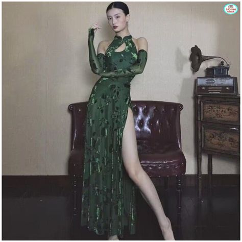 Chinese Outfits Modern, Casual Qipao, Qipao Black, Sangjit Dress, Dress For Dance, Modern Qipao Dress, Chinese Prom Dress, Winter Outfit Accessories, Black And Green Dress