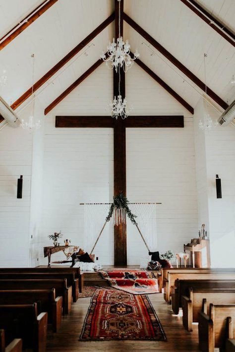 Boho-inspired chapel wedding | Image by Peyton Rainey Photography and Chelsea Denise Photography  #chapelwedding #bohowedding #bohemianweddinginspiration #churchwedding #winterwedding #styledshoot Wedding Tools, Church Wedding Ceremony, Bohemian Wedding Inspiration, Romantic Wedding Inspiration, Wedding Image, Oklahoma Wedding, Winter Wedding Inspiration, Wedding Day Inspiration, Ceremony Inspiration