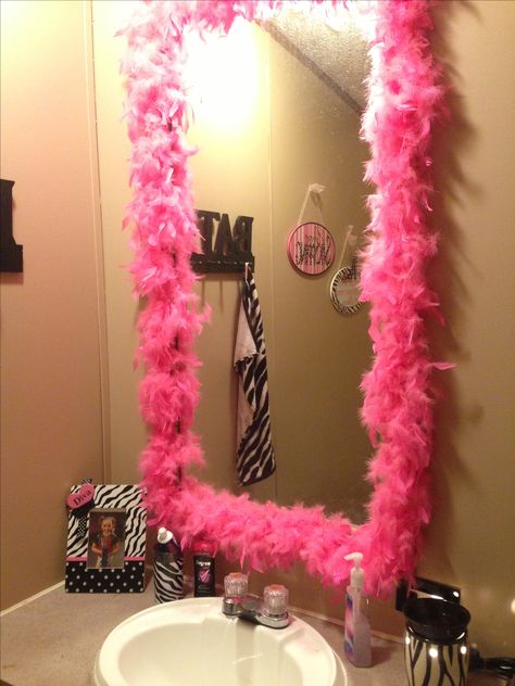 Cute, simple, and non-permanent way to dress up a little girl's bathroom mirror! Trashy Y2k Bathroom, Mcbling Bathroom, Fluffy Mirror, Y2k Bathroom, Mcbling Room, Y2k Mirror, Zebra Bathroom, Feather Mirror, Teen Bathroom