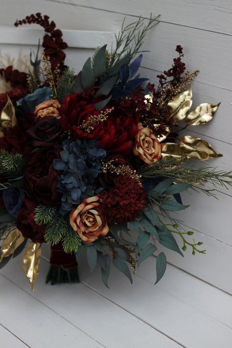 Blue Gold Bouquet, Bouquet Burgundy, Dark Wedding Theme, Fall Wedding Color Schemes, Gold Bouquet, Wedding Burgundy, Winter Bouquet, Dark Wedding, Wedding Theme Colors